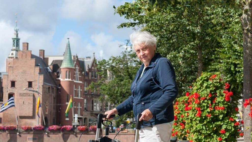 Den Haag neemt ouderen stapsgewijs  mee in wereld van zorgtechnologie