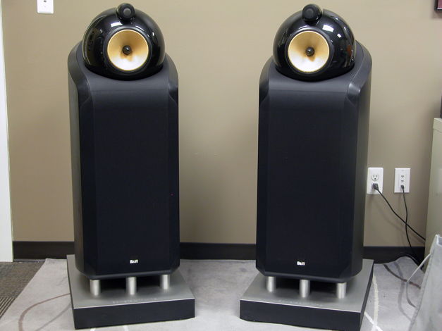 B&W 800D Loudspeakers in Black Ash