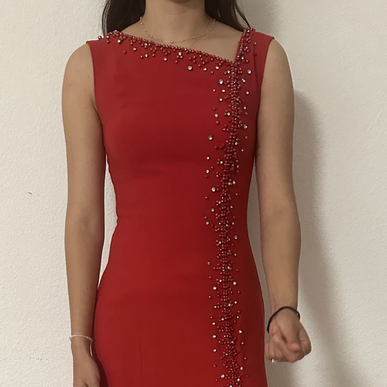Rotes Kleid für ein Anlass