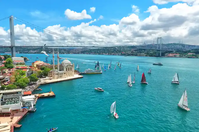 Bosphorus Highlights Cruise with Hotel Pickup & Audio Guide