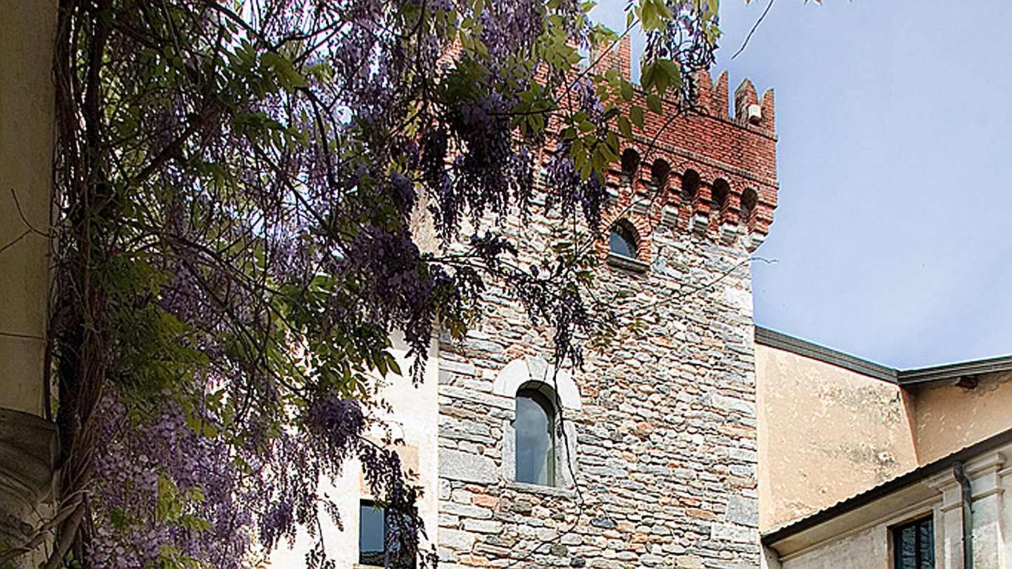  Varese
- CASTELLO-DI-MASNAGO-CIVICO-MUSEO-DI-ARTE-MODERNA-E-CONTEMPORANEA.jpg