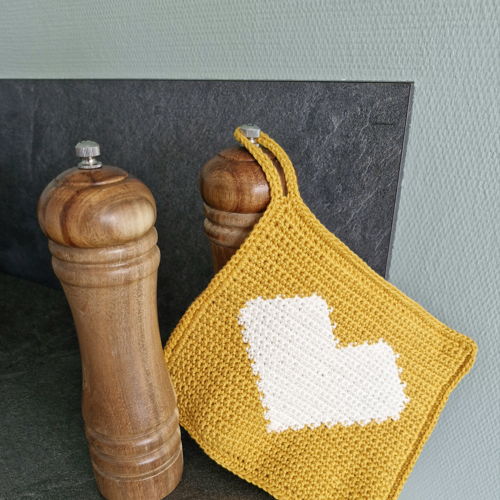 Potholder with heart