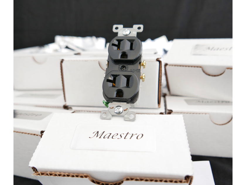 cruzeFIRST Audio Maestro Outlet  Still the King of Audio Grade AC Outlets