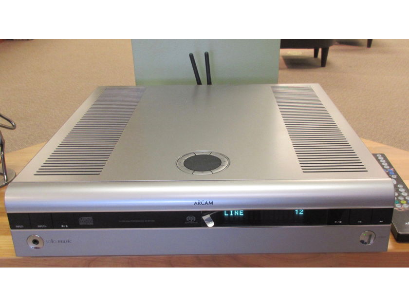 Arcam Solo Music System CD/Receiver Receiver/CD 2.1 Combo