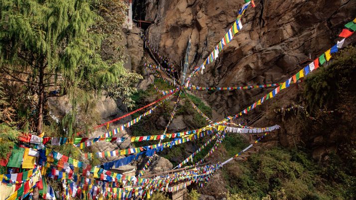 It was first built in 1692, around the Taktsang Senge Samdup cave where Guru Padmasambhava is said to have meditated