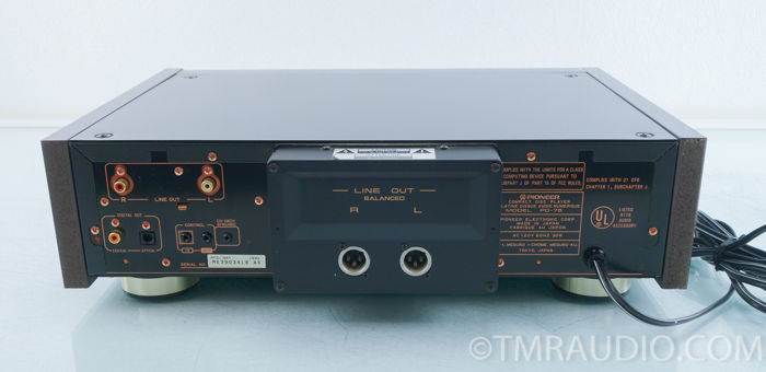 Pioneer Elite PD-75 CD Player (1048)