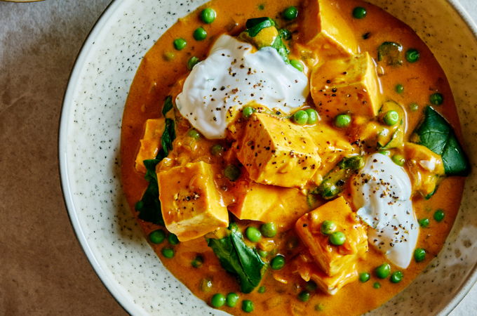 Cari de tofu aux épinards et aux petits pois