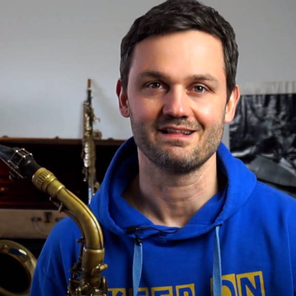  Saxophonlehrer Heinrich Fries beim Unterrichten in seinem Onlinekurs Starterpaket