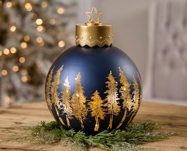 Raz Imports Wooden Sleigh With Winter Natural Arrangement and Pinecone Christmas Home Decor