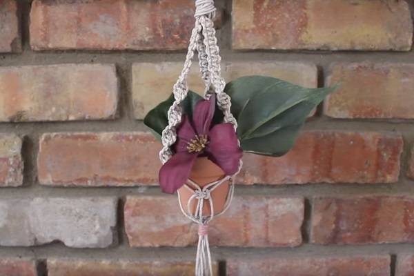 macrame plant hanger DIY image 7