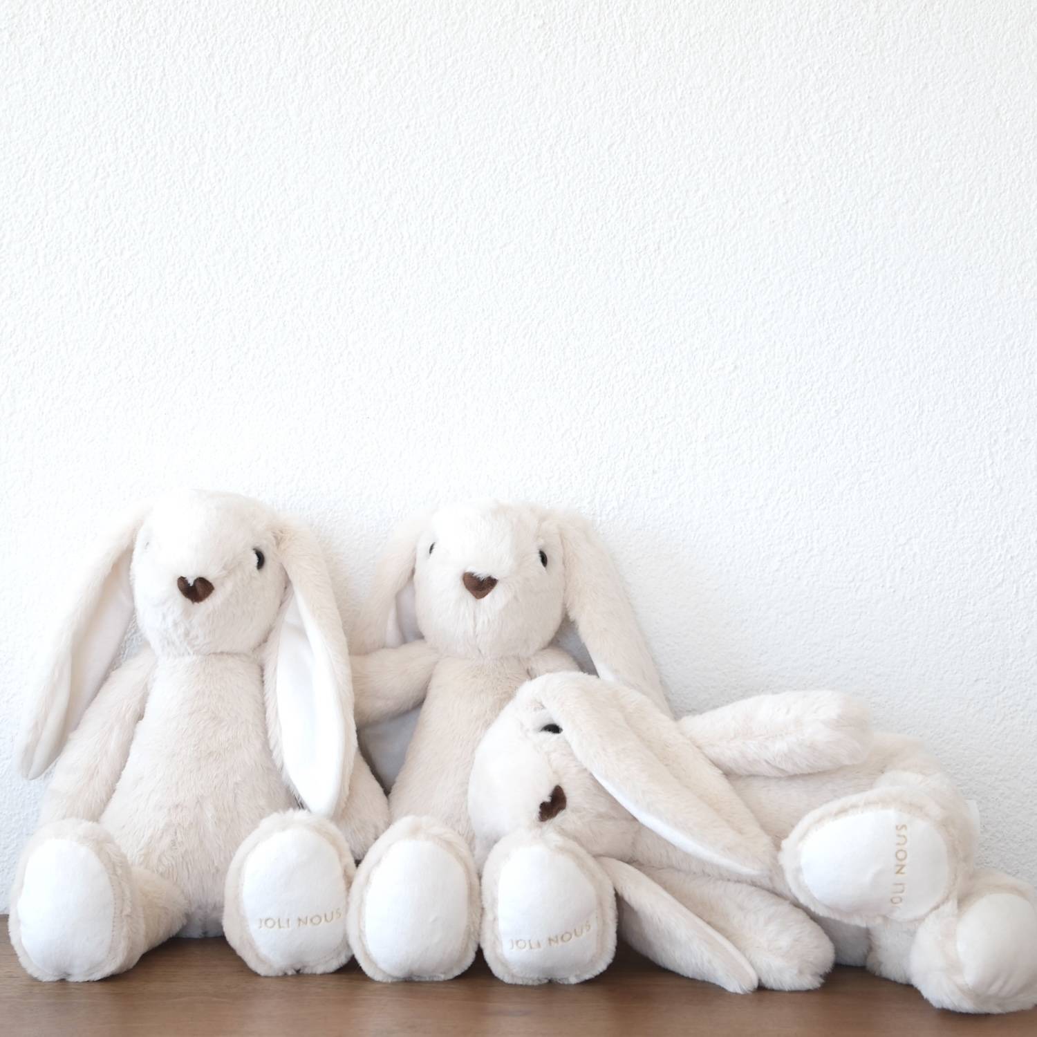 doudou lapin bébé, peluche bébé européenne, doudou enfant sécurisé, doudou éthique, made in Europe premium élégant excellence