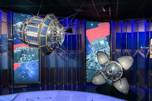 Космическая экскурсия по Музею космонавтики и Аллее Героев космоса