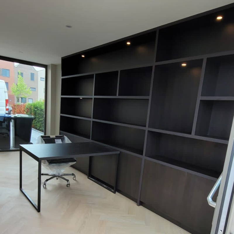 Kast met bureau op maat