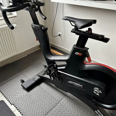 Life Fitness IC7 by ICG High End Trainingsgerät