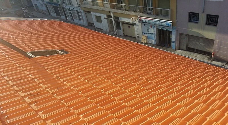 Rénovation de la couverture en tuiles de Marseille sur une copropriété à Nice — photo 4 sur 9 — CEG TOITURE