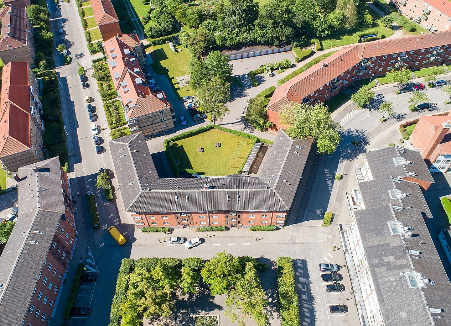  København K
- Engel & Völkers Commercial Copenhagen sælger A/B Ulrikkenborg Plads til Samrådets Boligfond.