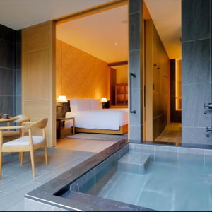 Honeymoon Hotel: 1 Night