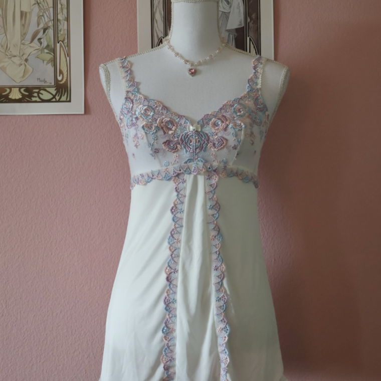 Japanese White Embroidery Cami (Secondhand - S/M)