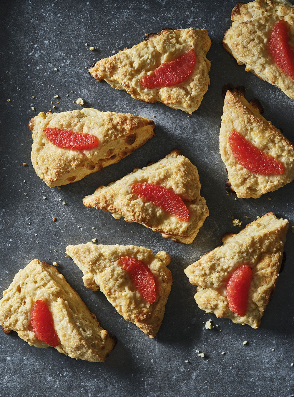 Scones with White Chocolate and Grapefruit Spread | RICARDO