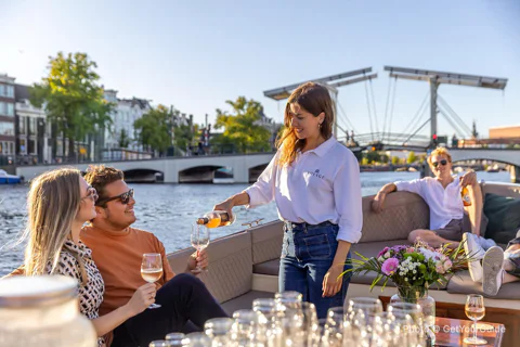 2-Hour Luxury Canal Cruise with Snacks & Drinks Option