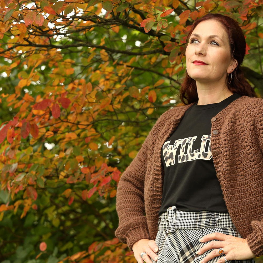 Sweater made of hazel-colored yarn.