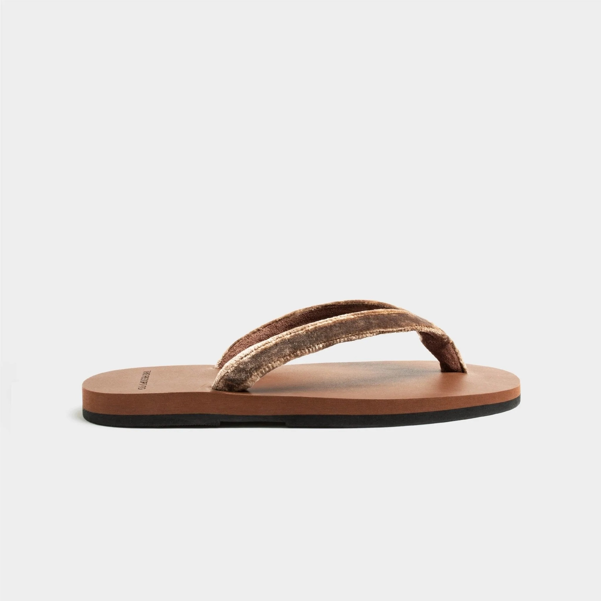 The Resort Co presents sustainable flip flops handcrafted by artisans in Italy