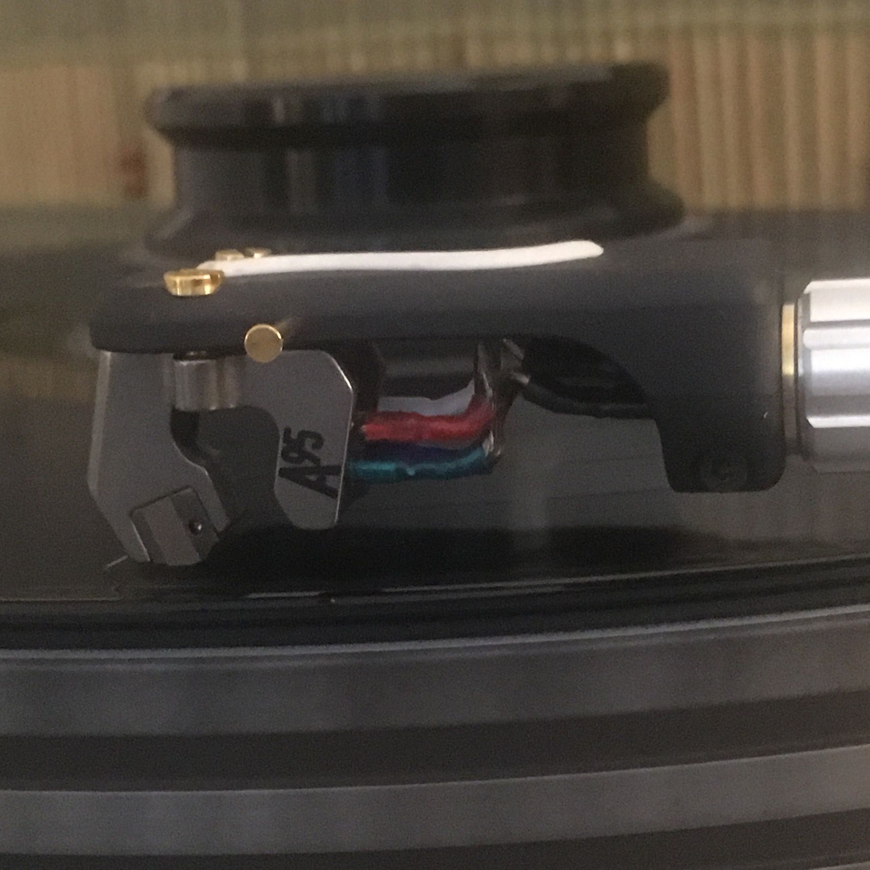 Ortofon A95 cart in a Ortofon LH 1000 headshell