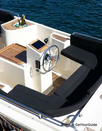 Step aboard the elegant Joda Tender 710