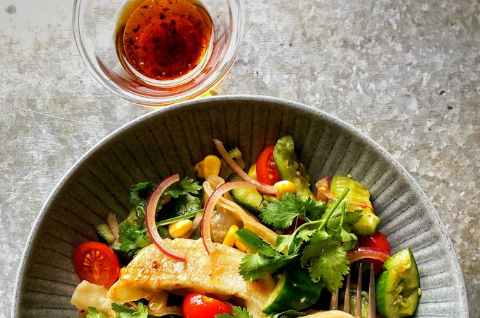 Salade de dumplings et de concombres écrasés