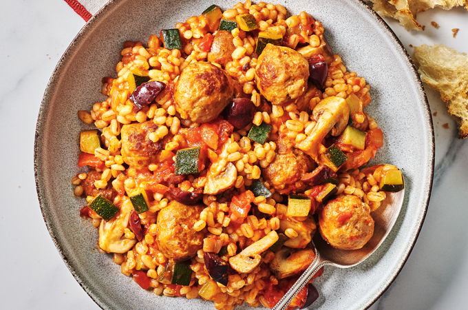 Ragoût d’orge aux boulettes de saucisses
