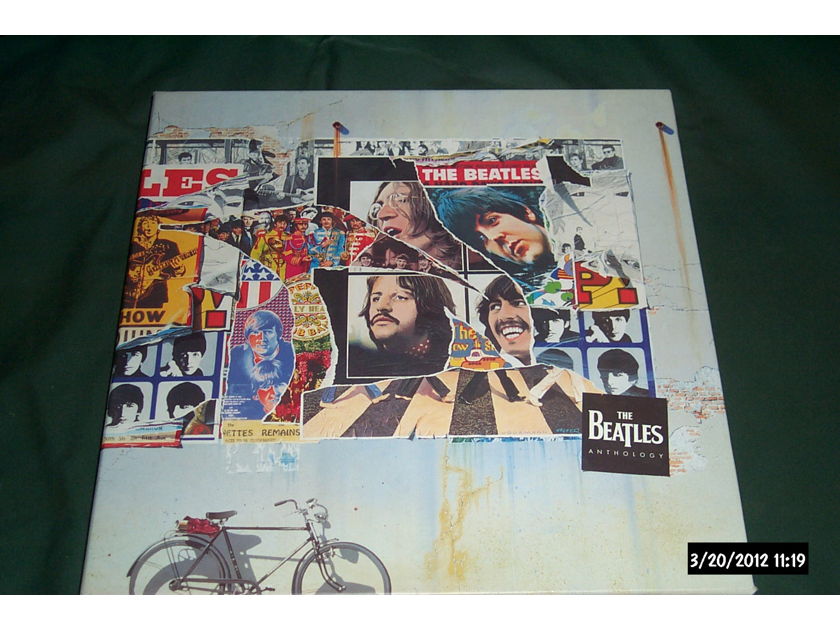 The Beatles - Anthology  Laserdisc Box Set 8 Discs NM