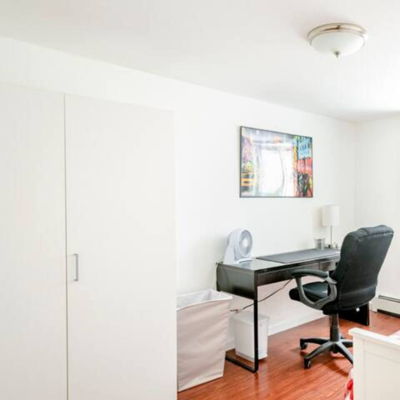 Bedroom very close to St John (1 minute walk to campus)