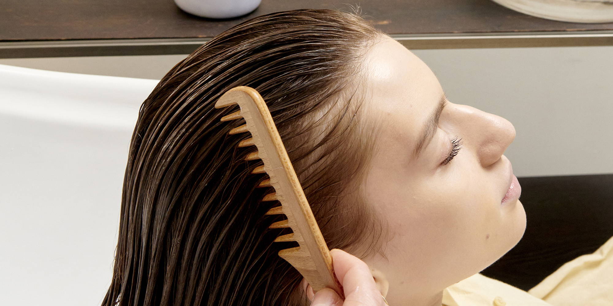 SOS nodi ai capelli? Come evitarli e districarli senza paura