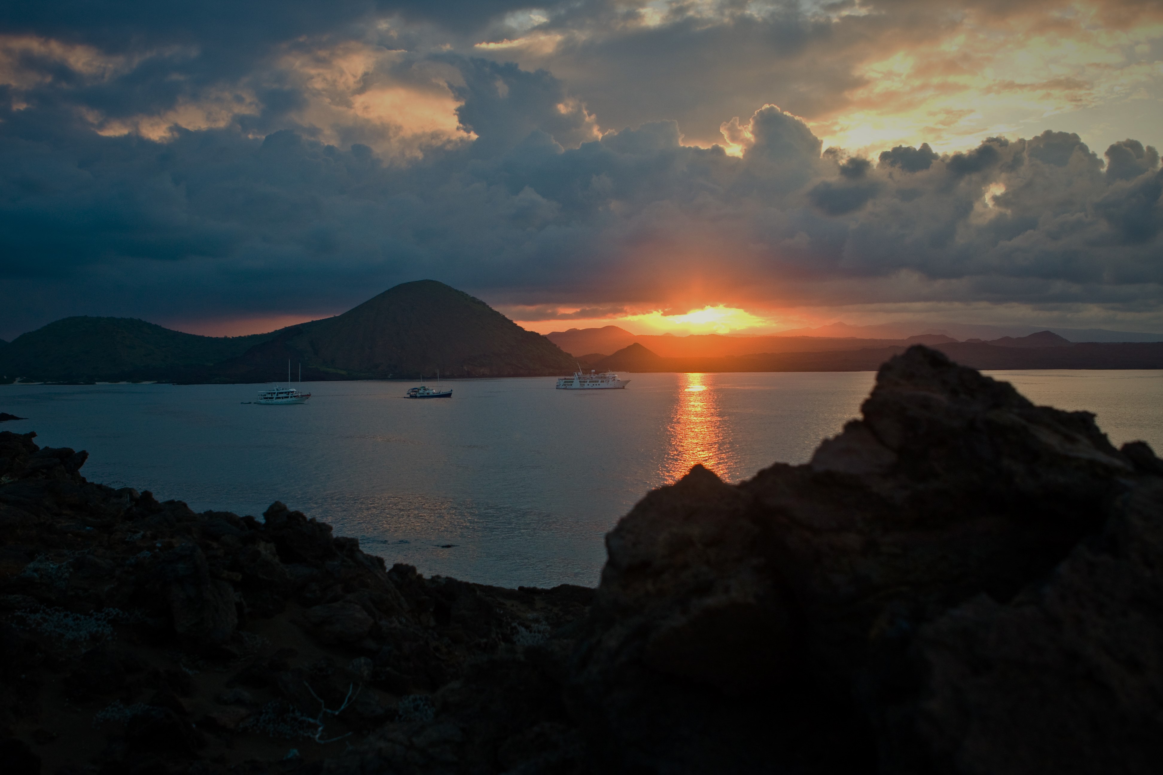 Sunset-Galapagos.jpg