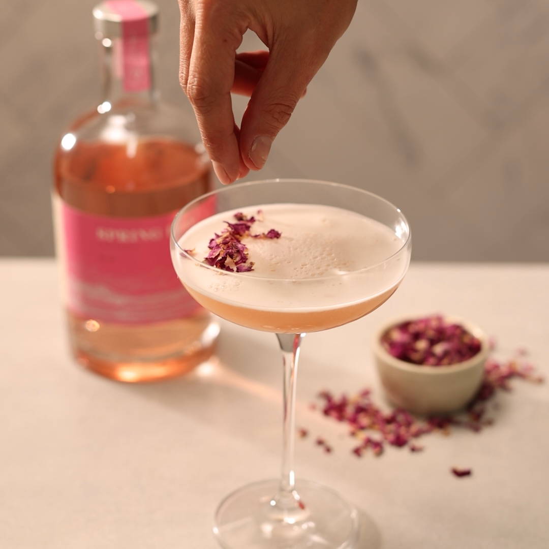Pink Gin Sour Recipe | Minimax