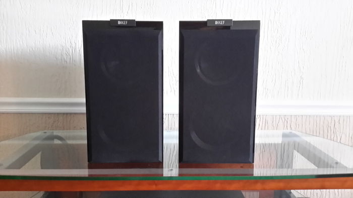 ***KEF R300 Speakers in Excellent Condition***