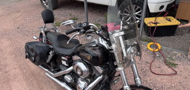 2013 HARLEY-DAVIDSON FXDC DYNA SUPER GLIDE CUSTOM (TWO TONE) motorcycle for rent near Hermosa, SD