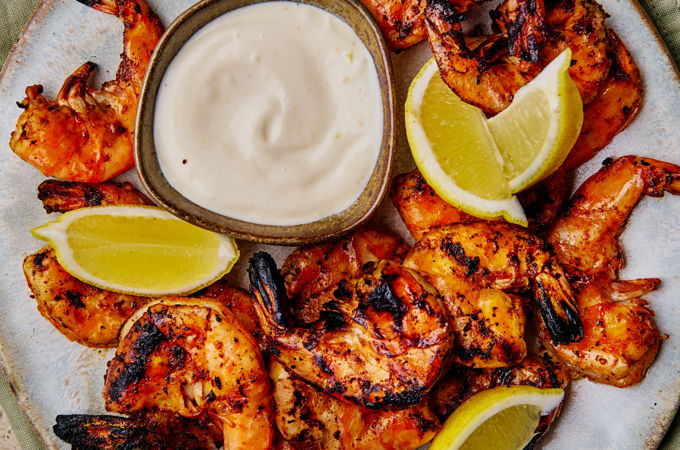 Crevettes grillées épicées, mayonnaise au citron