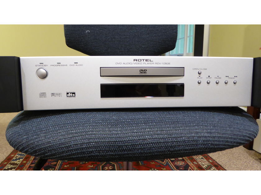 ROTEL RDV-1050 DVD/CD PLAYER