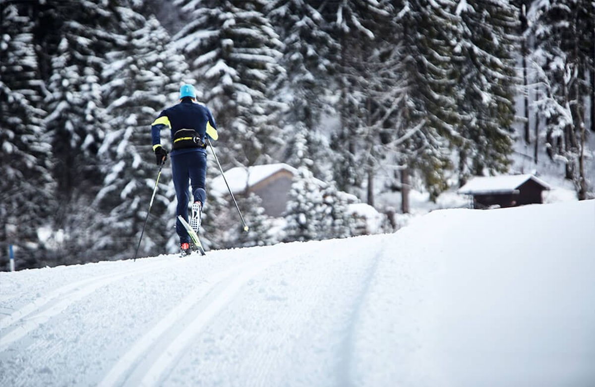 Ski hotel in the Kleinwalsertal valley offering downhill skiing, cross-country skiing and snowshoe walks