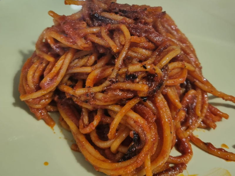 Corsi di cucina Bari: Pasta all’Assassina: il piatto barese che conquista tutti