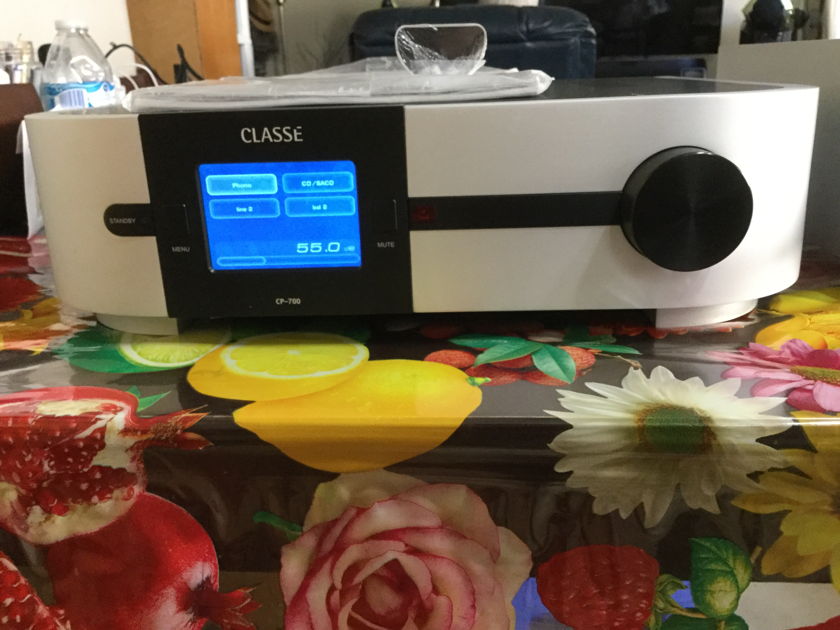 Classe CP-700 Preamplifier with PHONO INPUT