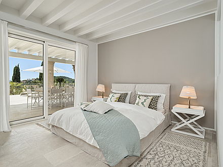  Zug
- Villa mit luxuriösem Meerblick auf Mallorca