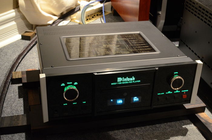 McIntosh MCD1100 CD SACD player