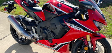 2017 HONDA CBR1000RR motorcycle for rent near Hutto, TX