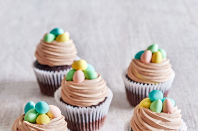 Cupcakes au chocolat et aux cocos de Pâques