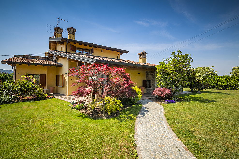  Iseo
- villa in vendita a Adro