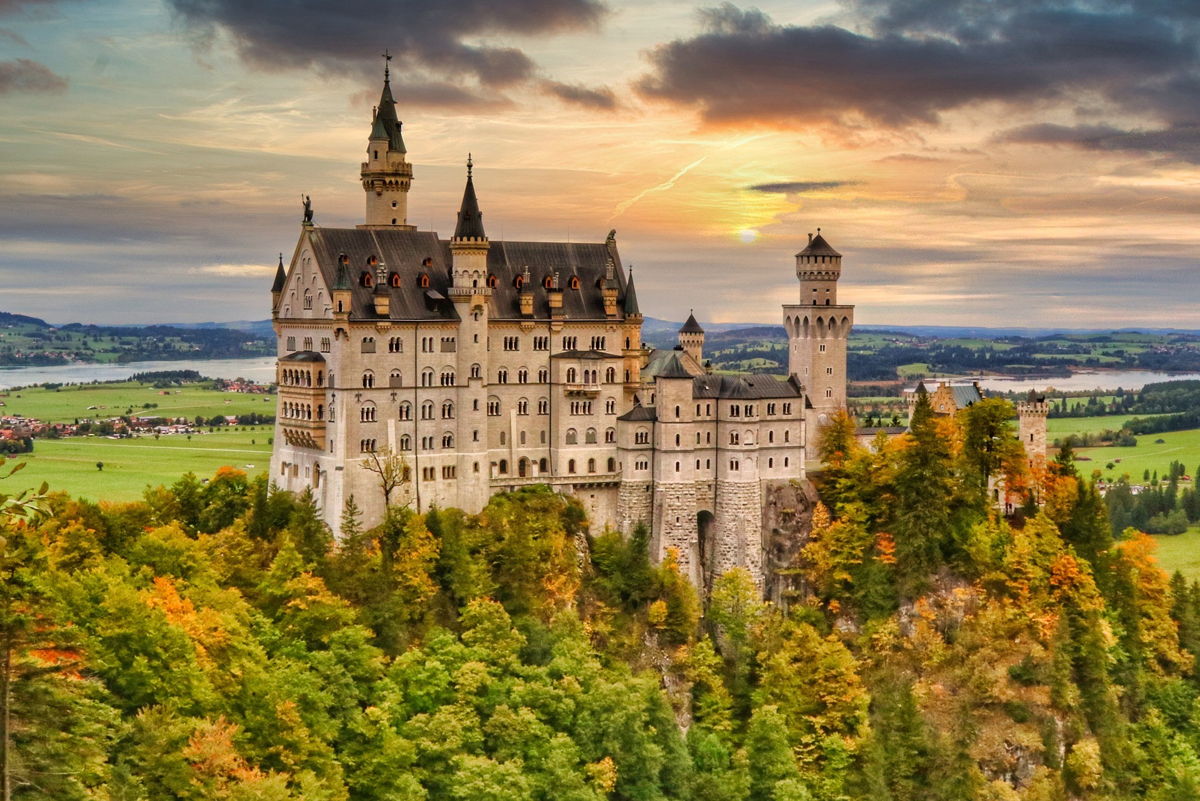 Sehenswürdigkeit: Schloss Neuschwanstein bei Füssen im Allgäu