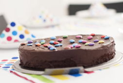 amitola friedrichshain smartie kuchen