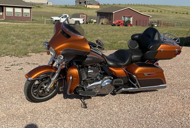 2015 HARLEY-DAVIDSON FLHTCUL ELECTRA GLIDE ULTRA CLASSIC LOW (CUSTOM COLOR) motorcycle for rent near BOX ELDER, SD
